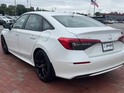 Certified 2024 Honda Civic Sport image 9
