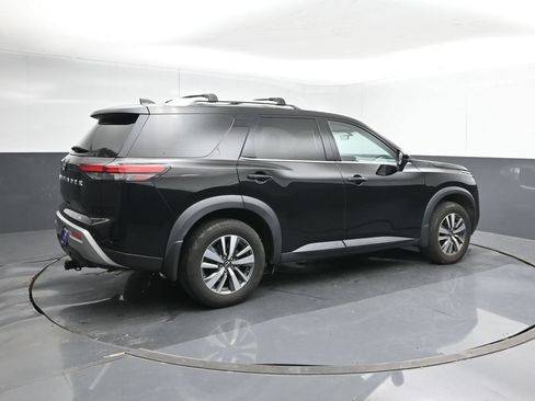 Used 2024 Nissan Pathfinder SL FWD image 5