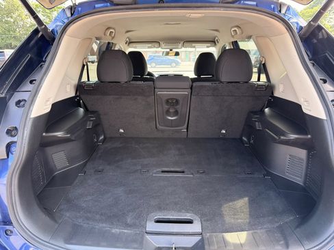 Used 2017 Nissan Rogue SV w/ SV Premium Package FWD image 32