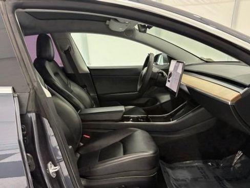 Used 2020 Tesla Model 3 Standard Range Plus RWD image 19