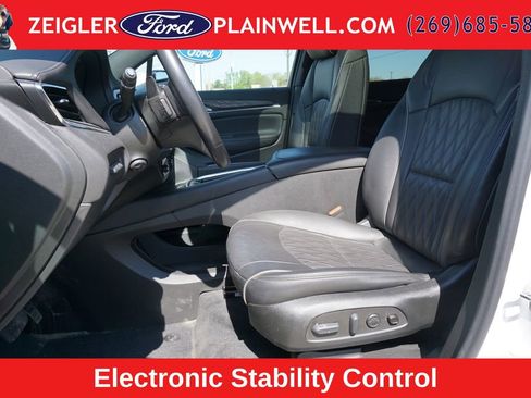 Used 2022 Buick Enclave Avenir w/ Avenir Technology Package AWD/4WD image 19