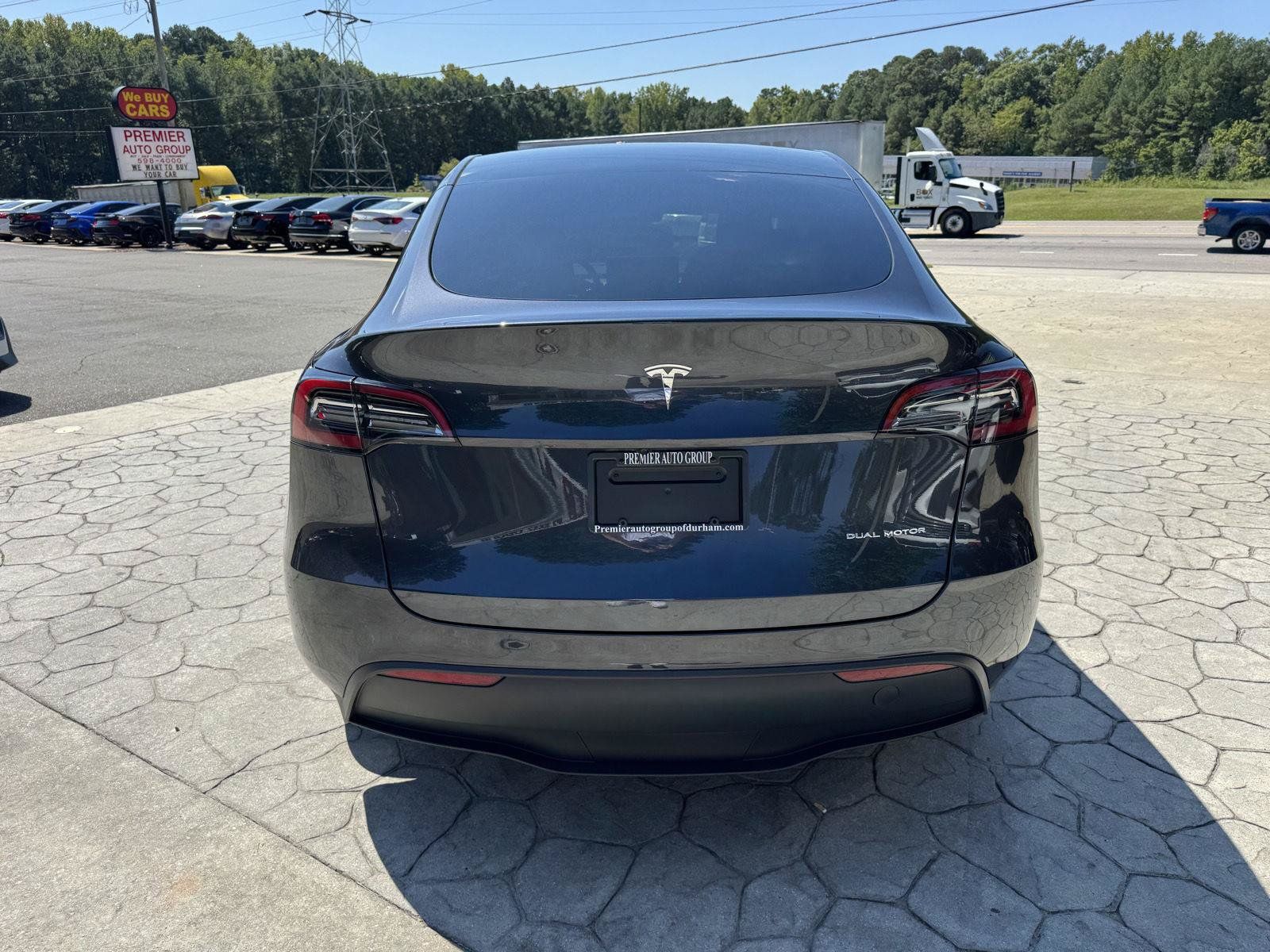 Used 2024 Tesla Model Y Long Range AWD/4WD image 12