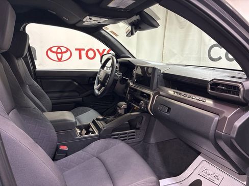 Used 2025 Toyota Tacoma SR5 AWD/4WD image 13