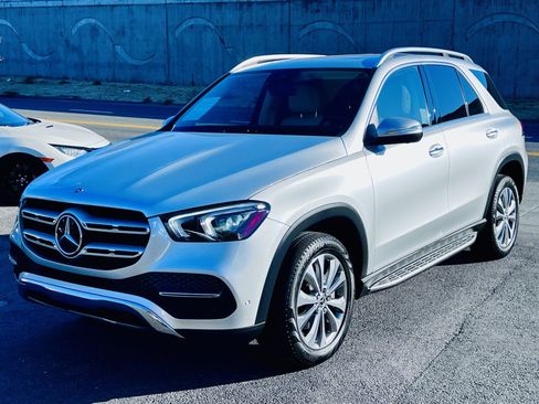 Used 2021 Mercedes-Benz GLE 350 4MATIC w/ 3rd Row Seat Package image 9