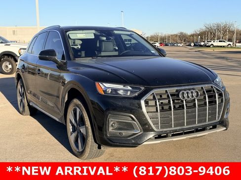 Used 2024 Audi Q5 2.0T Premium w/ Convenience Package image 3