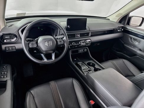 Certified 2025 Honda Pilot EX-L image 18