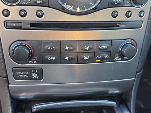 Used 2015 INFINITI Q40 w/ Navigation Package RWD image 21