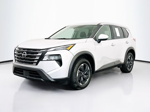 Used 2025 Nissan Rogue SV AWD/4WD image 3