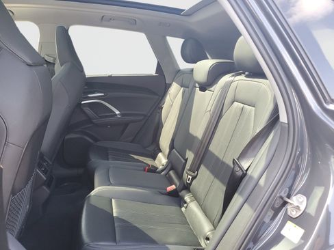 Used 2025 Audi Q5 Premium Plus w/ Premium Plus image 14