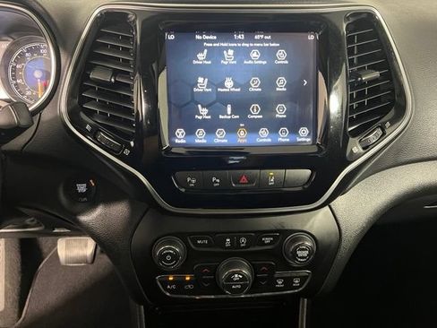 Certified 2019 Jeep Cherokee Limited w/ Luxury Group AWD/4WD image 26
