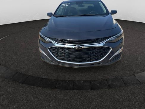 Used 2025 Chevrolet Malibu RS FWD image 3