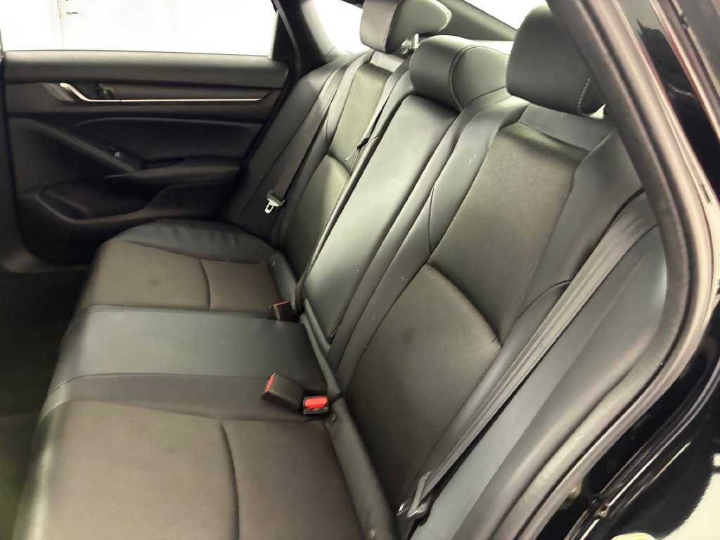 Used 2018 Honda Accord Sport image 29