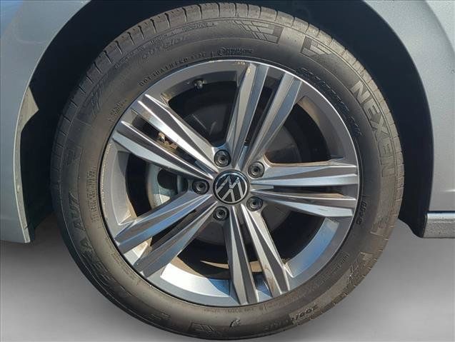 Used 2024 Volkswagen Jetta SE FWD image 15