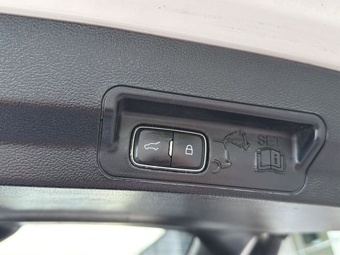 Used 2020 Ford Explorer 2WD image 32