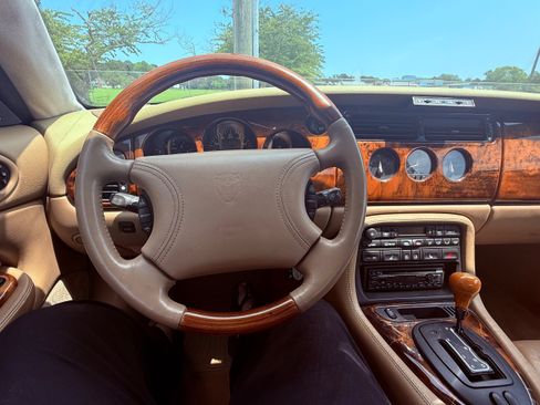 Used 1997 Jaguar XK8 Convertible RWD image 9
