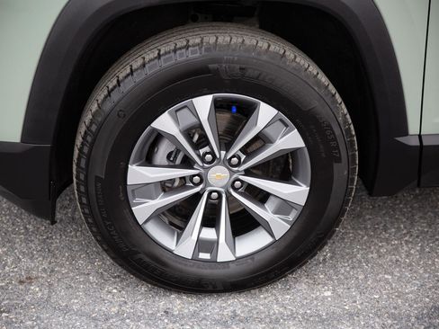 Certified 2026 Chevrolet Equinox LT w/ Convenience Package II image 9