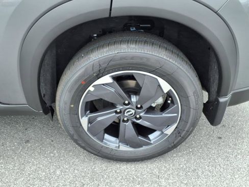 Certified 2025 Nissan Rogue SV w/ SV Premium Package image 4