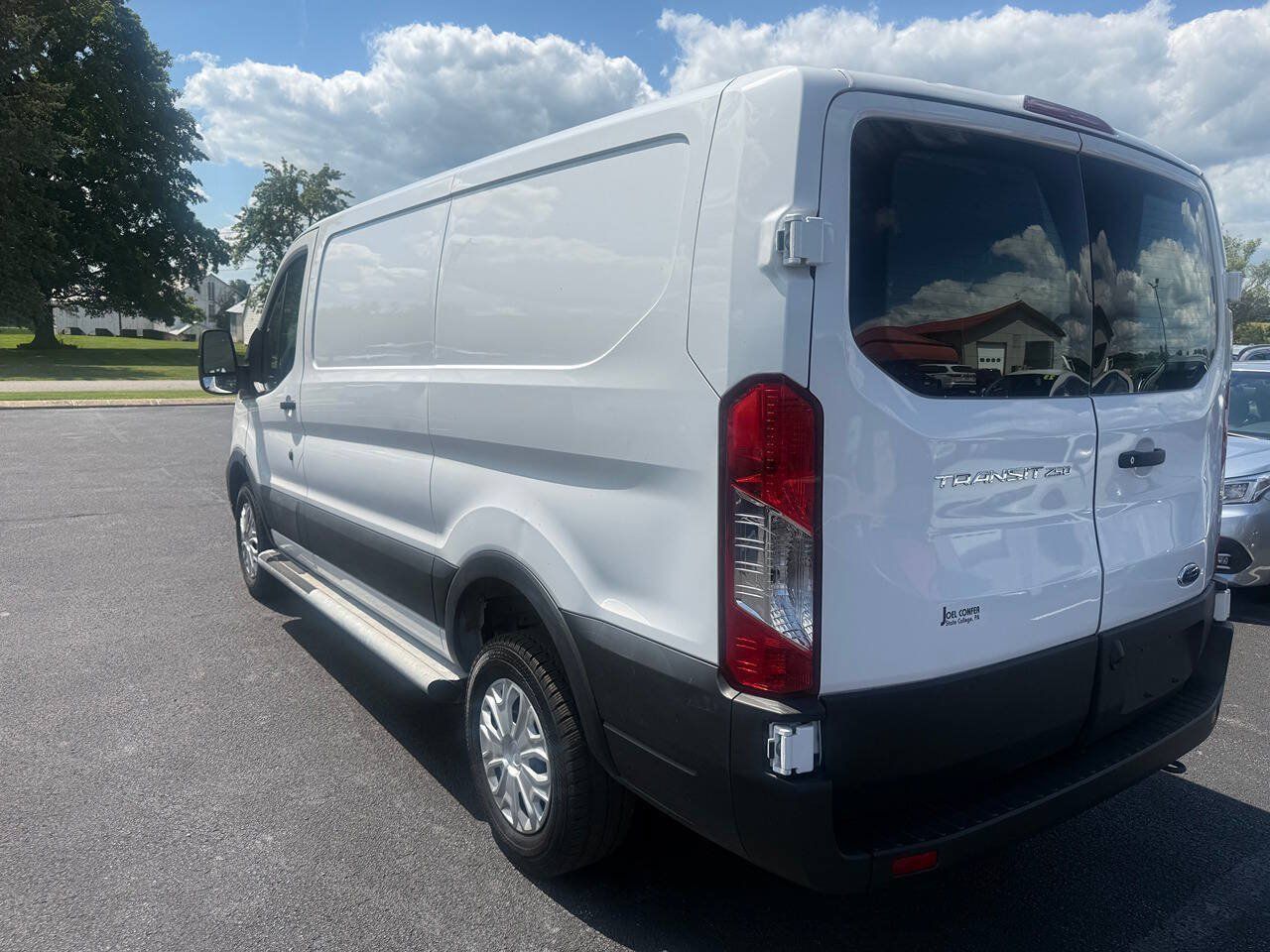 Used 2025 Ford Transit 250 Low Roof w/ Exterior Upgrade Package RWD image 4