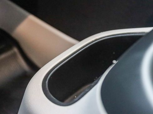 Used 2024 Chrysler Pacifica Select image 36