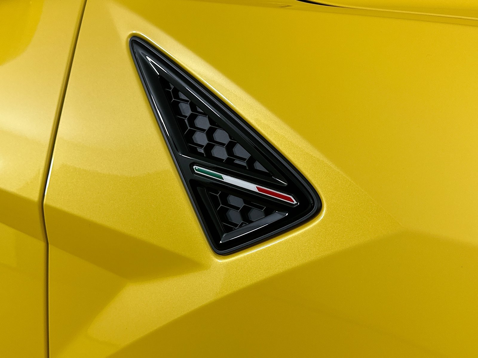 Used 2025 Lamborghini Urus S AWD/4WD image 66