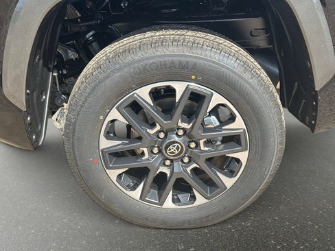 New 2026 Toyota Tundra Limited AWD/4WD image 10