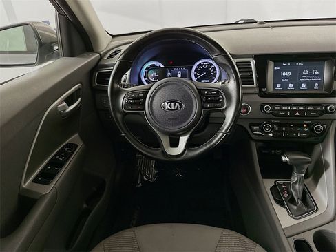 Used 2017 Kia Niro LX image 24