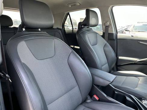 Used 2024 Kia Niro EX FWD image 16