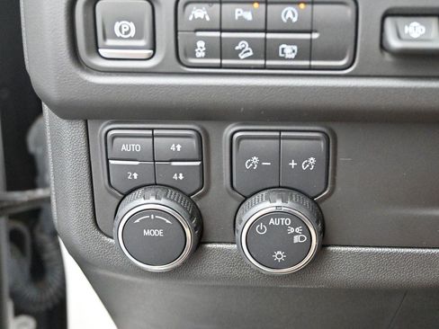 Used 2024 Chevrolet Tahoe High Country AWD/4WD image 29