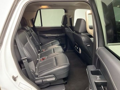Used 2024 Ford Expedition XLT image 32