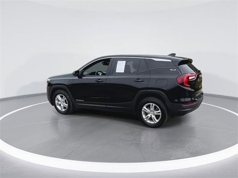 Used 2022 GMC Terrain SLE w/ Fleet Convenience Package image 8