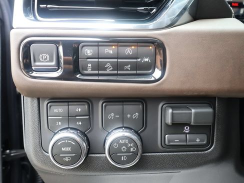 New 2026 GMC Yukon Denali Ultimate AWD/4WD image 13