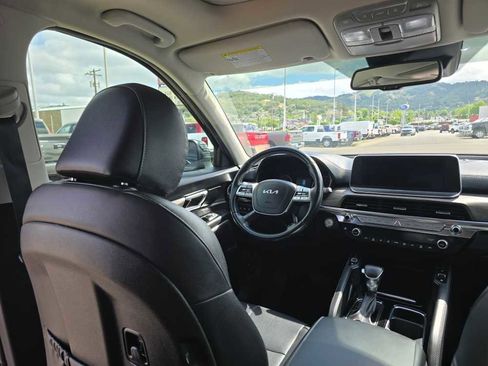 Used 2022 Kia Telluride EX w/ EX Premium Package AWD/4WD image 10