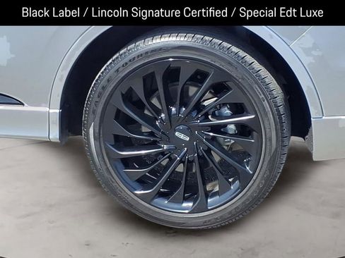 Certified 2024 Lincoln Aviator Black Label AWD/4WD image 4