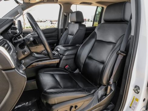 Used 2020 Chevrolet Suburban LT image 37