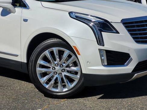Used 2017 Cadillac XT5 Platinum w/ Driver Assist Package image 9