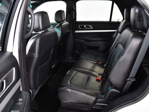 Used 2017 Ford Explorer XLT w/ Equipment Group 202A image 16