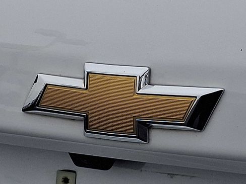 Used 2023 Chevrolet Equinox LS image 29