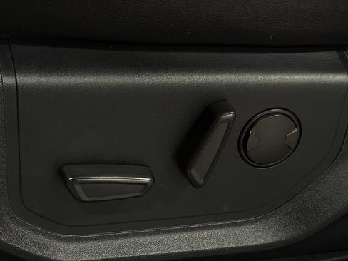 Used 2020 Ford F150 Lariat w/ Equipment Group 502A Luxury AWD/4WD image 20