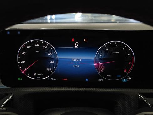 Used 2024 Mercedes-Benz CLA 250 4MATIC image 6