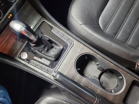 Used 2017 Volkswagen Passat 3.6 SEL Premium image 26