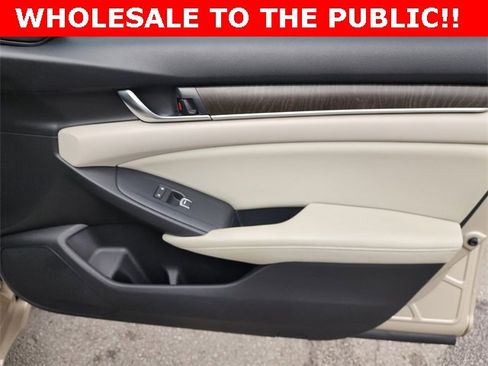 Used 2018 Honda Accord EX image 14