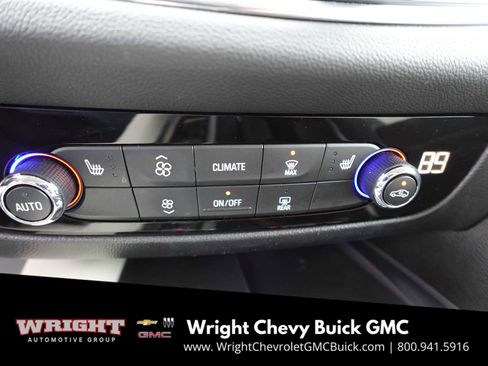 Used 2023 Buick Enclave Essence image 19