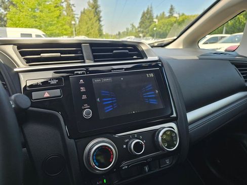 Used 2018 Honda Fit Sport image 25