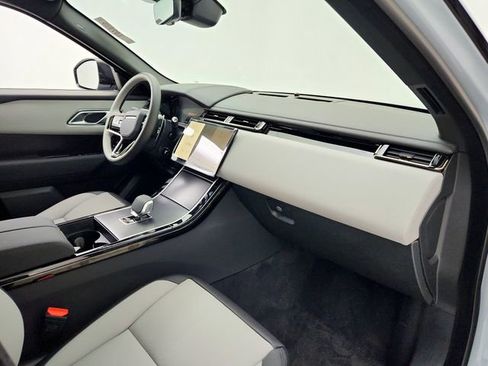New 2026 Land Rover Range Rover Velar Dynamic SE image 17