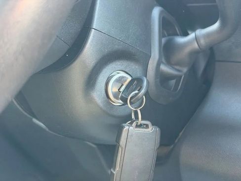 Used 2019 Chevrolet Silverado 1500 Custom Trail Boss w/ Custom Convenience Package image 18