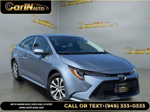 Used 2022 Toyota Corolla LE FWD image 3