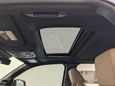 New 2026 Toyota 4Runner 4WD image 13