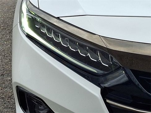 Used 2022 Honda Accord Sport image 9