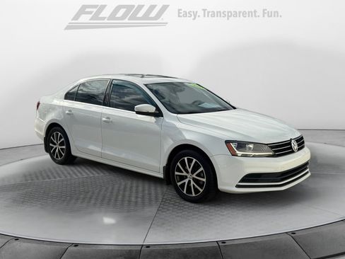 Used 2017 Volkswagen Jetta SE image 1