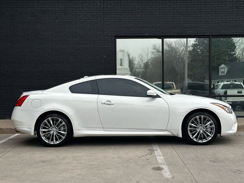 Used 2011 INFINITI G37 x Coupe w/ Premium Pkg image 10